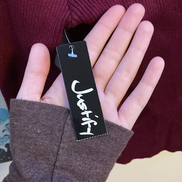 Justify Zip Sweater - Picture 3 of 4